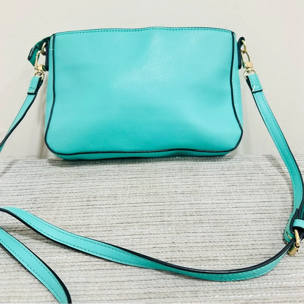 Trina Turk Teal Turquoise Scalloped Crossbody‎ Bag Gold Hardware Pre-owned